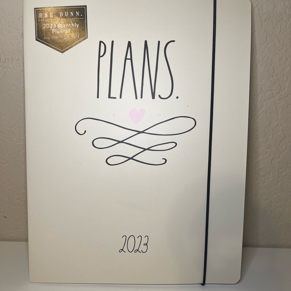 Rae Dunn PLANS 2023 Monthly Planner Pink Heart Band Closure 17 Months Brand New!